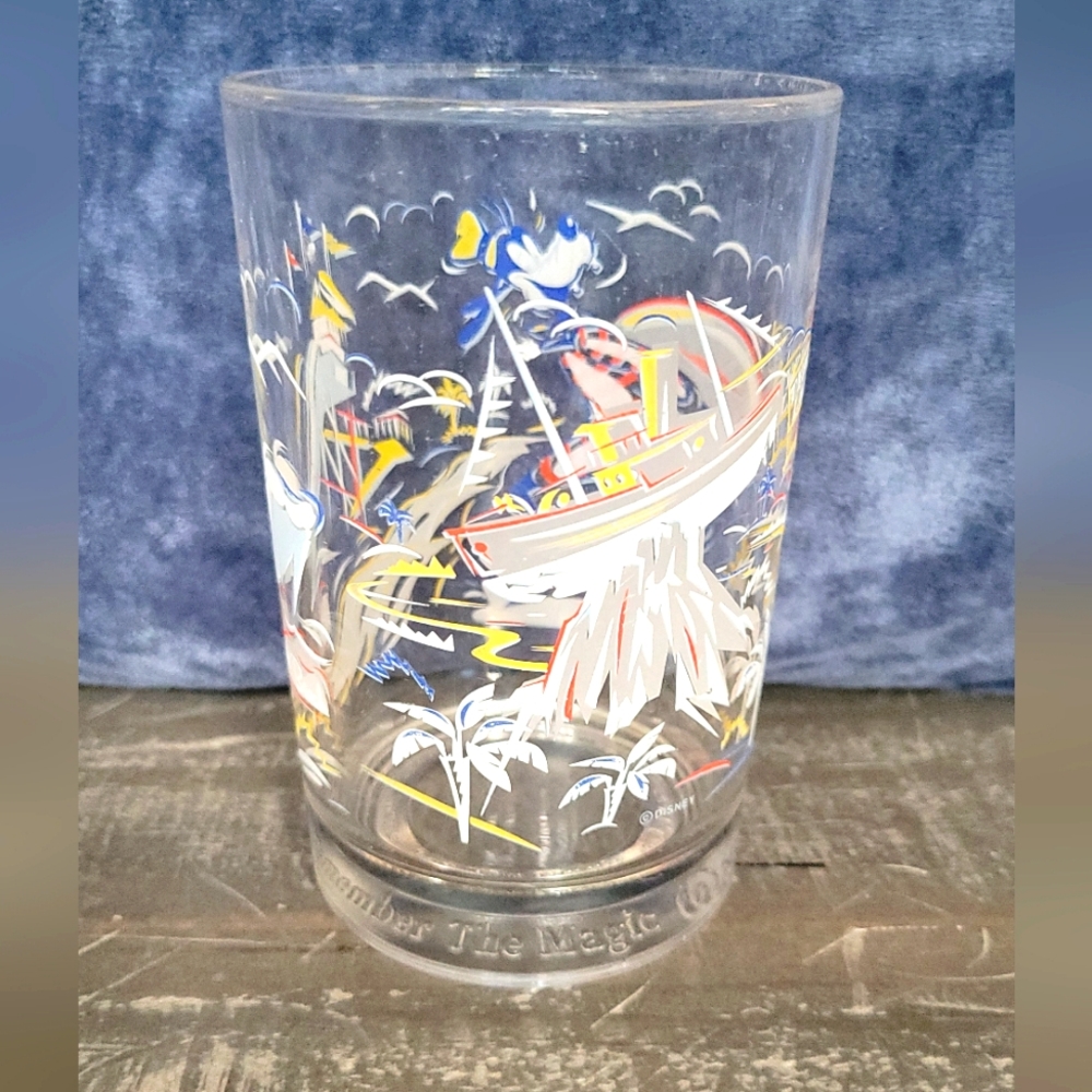 Disney World Remember The Magic Goofy Blizzard Beach 16oz. Glass Tumbler